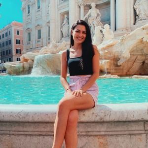 Meet your Posher, Courtney